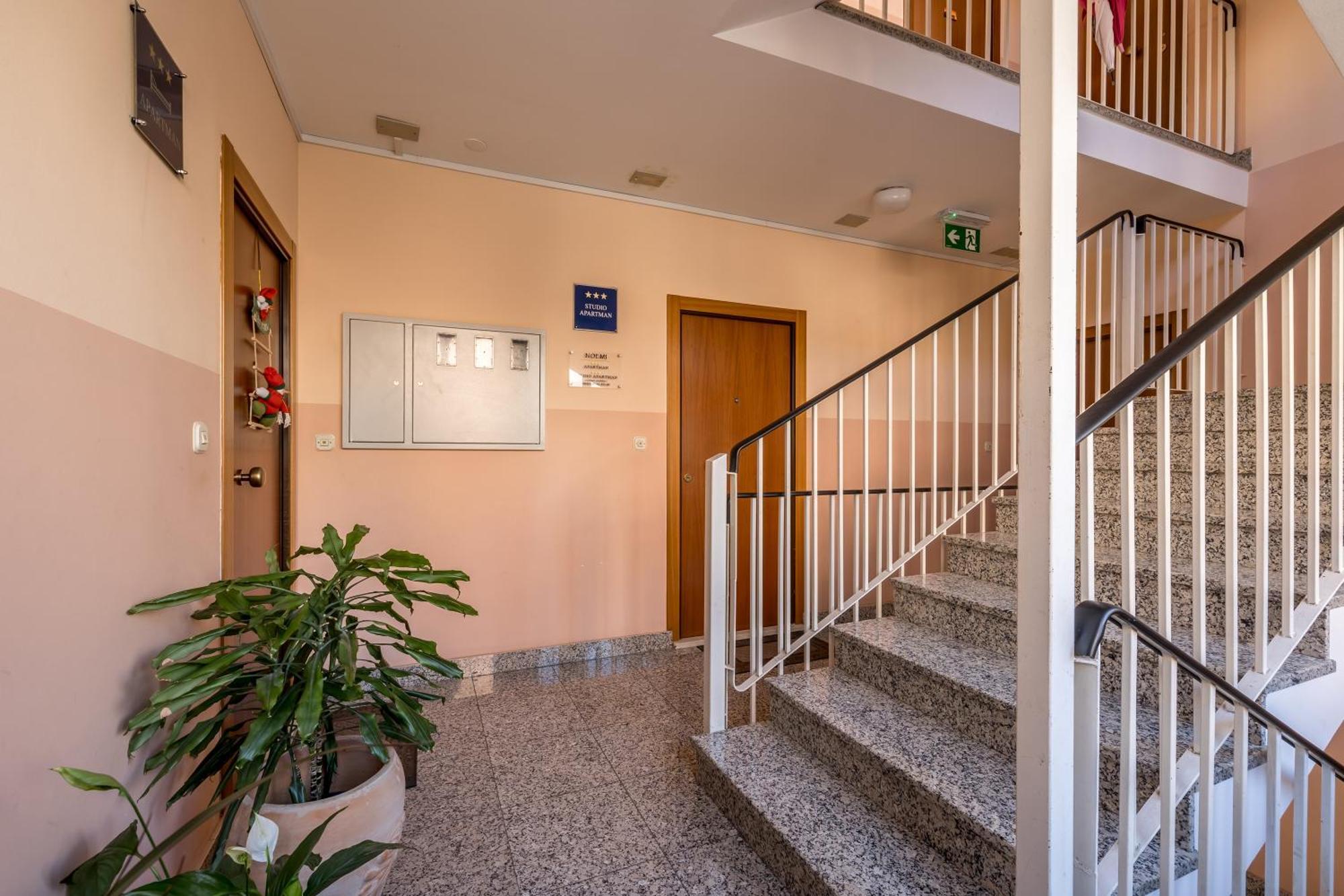 Noemi Luxury Apartment Солин Екстер'єр фото